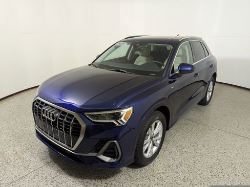 Certified 2025 Audi Q3 2.0T Premium Plus w/ Premium Plus Package image 6