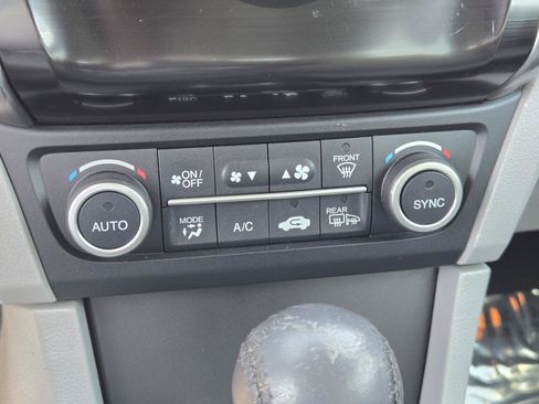 Used 2017 Acura ILX FWD image 11