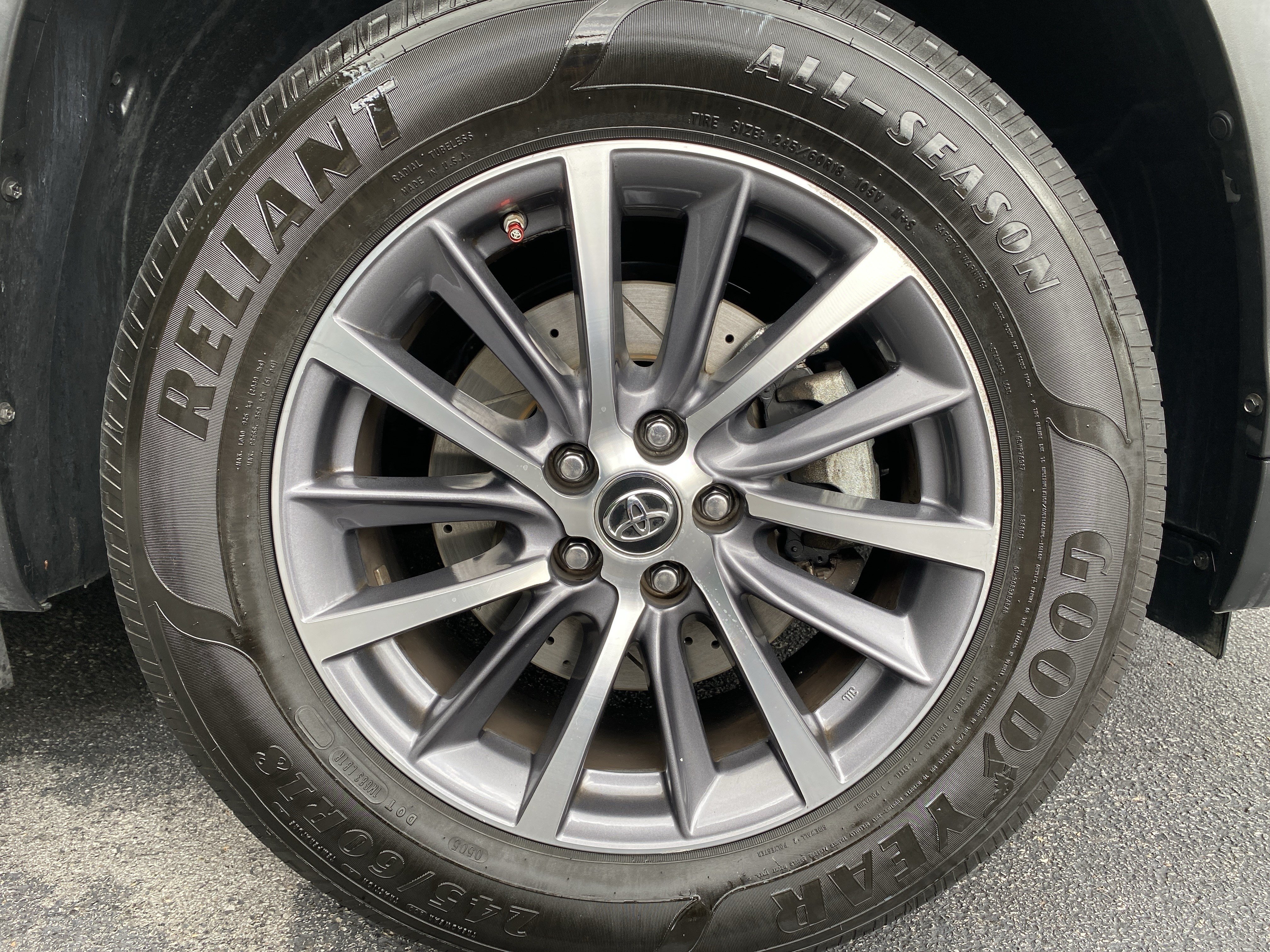 Used 2019 Toyota Highlander XLE FWD image 13