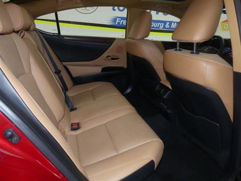 Used 2022 Lexus ES 300h w/ Premium Package image 21