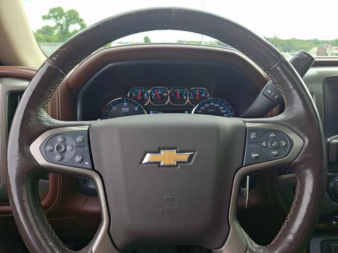 Used 2018 Chevrolet Silverado 1500 High Country AWD/4WD image 21