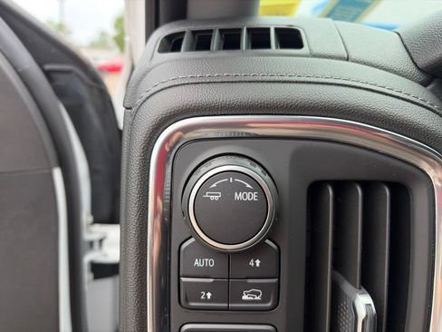 Used 2021 Chevrolet Silverado 1500 LT AWD/4WD image 30