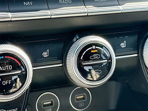 Used 2023 Genesis G70 2.0T image 20