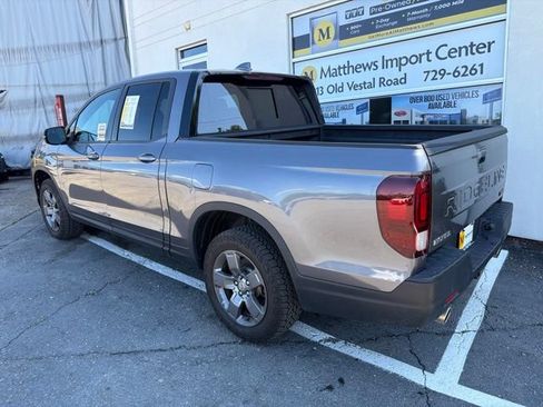 Used 2025 Honda Ridgeline TrailSport image 3