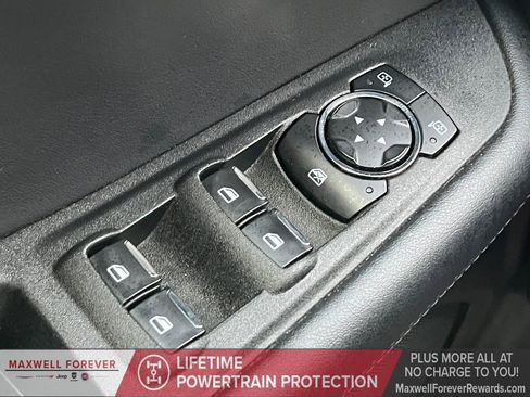 Used 2024 Ford Edge SEL image 7