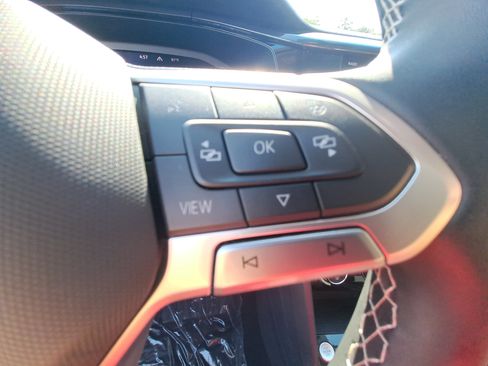 Certified 2023 Volkswagen Taos SEL AWD/4WD image 19