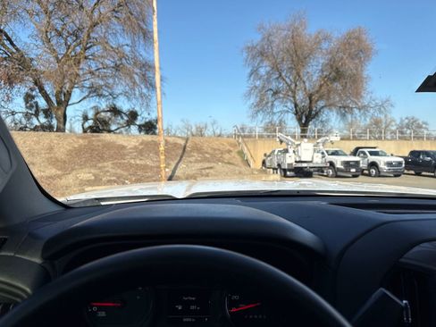 Used 2022 GMC Sierra 2500 Pro w/ Convenience Package image 13