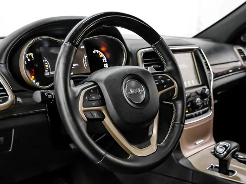Used 2015 Jeep Grand Cherokee Overland AWD/4WD image 25