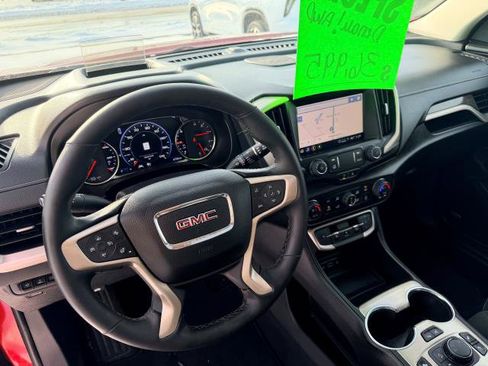 Used 2024 GMC Terrain Denali w/ Denali Premium Package image 12