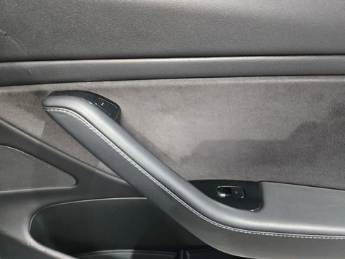 Used 2018 Tesla Model 3 Mid Range RWD image 8