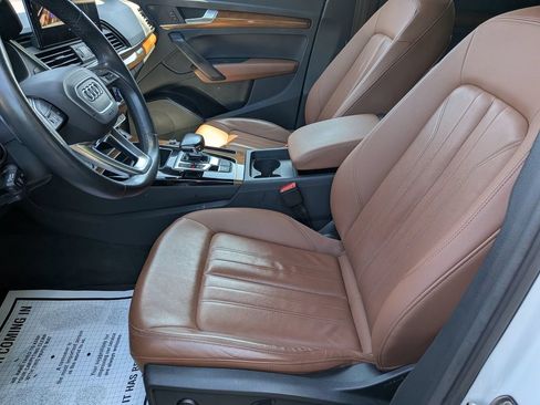 Used 2023 Audi Q5 2.0T Premium w/ Convenience Package AWD/4WD image 12