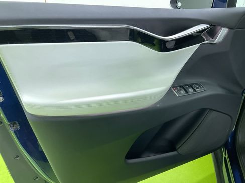 Used 2017 Tesla Model X 100D image 17