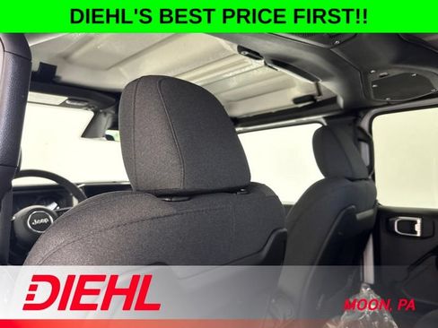New 2026 Jeep Gladiator Rubicon w/ Steel Power Dome Hood Package AWD/4WD image 17