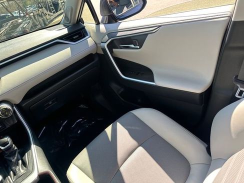 Used 2024 Toyota RAV4 Limited w/ Advanced Technology Package image 22