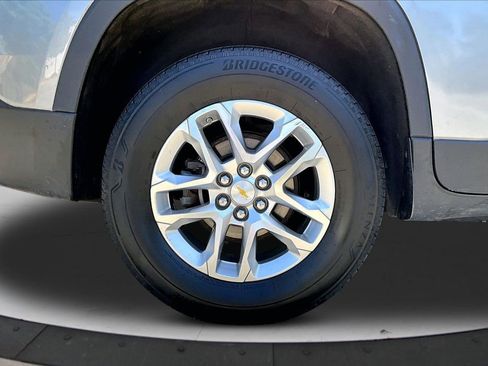 Used 2018 Chevrolet Traverse LT FWD image 35