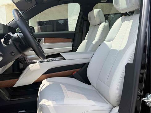 Used 2026 Cadillac Vistiq Sport w/ LPO, Floor Liner Package AWD/4WD image 9