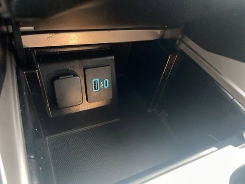 Certified 2020 Ford Explorer XLT w/ Equipment Group 202A image 19