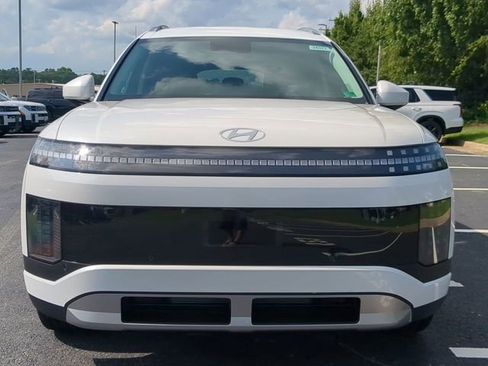 New 2026 Hyundai Ioniq 9 SE image 8