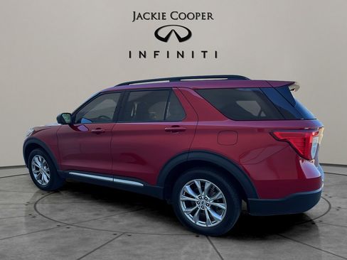 Used 2020 Ford Explorer XLT w/ Equipment Group 202A image 3