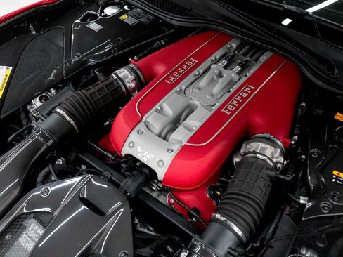 Used 2018 Ferrari 812 Superfast RWD image 96