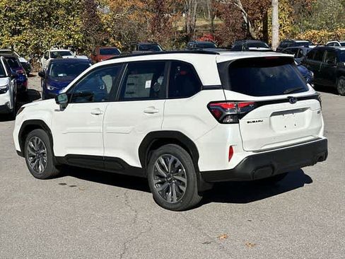 Certified 2025 Subaru Forester Touring AWD/4WD image 32