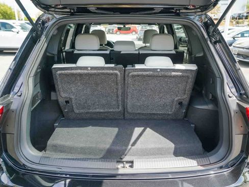Used 2020 Volkswagen Tiguan SE R-Line FWD image 25