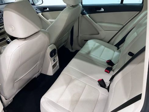 Used 2014 Volkswagen Tiguan SEL image 32