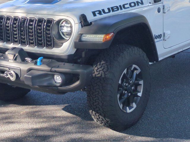 Used 2024 Jeep Wrangler Unlimited Rubicon 4xe w/ Capability Package AWD/4WD image 9