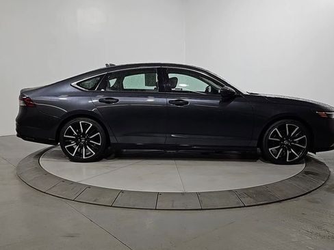 Used 2023 Honda Accord Touring image 6