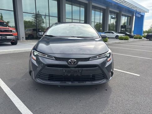 Used 2023 Toyota Corolla LE w/ Carpet Mat Package (TMS) FWD image 3