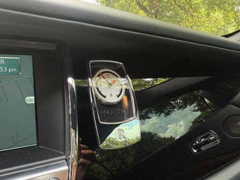 Used 2014 Rolls-Royce Wraith RWD image 34