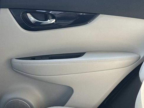 Certified 2020 Nissan Rogue Sport SV image 14