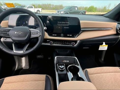 New 2026 Chevrolet Equinox ACTIV w/ Safety and Technology Package image 5