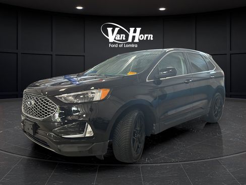 Used 2024 Ford Edge SEL w/ Convenience Package AWD/4WD image 3