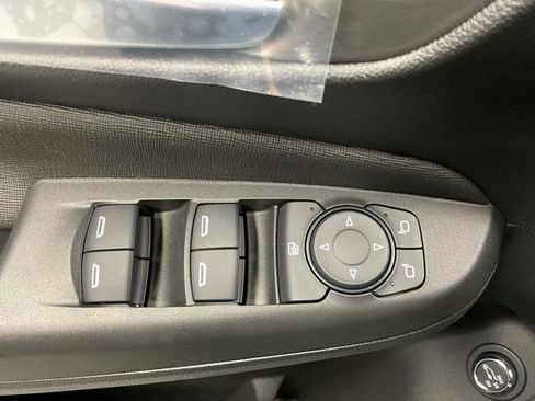 New 2025 Buick Envista Avenir image 11