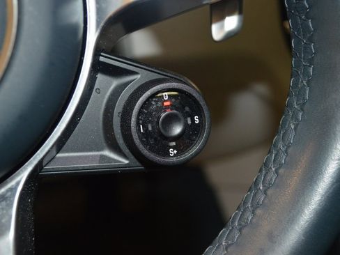 Certified 2021 Porsche Cayenne Coupe image 23