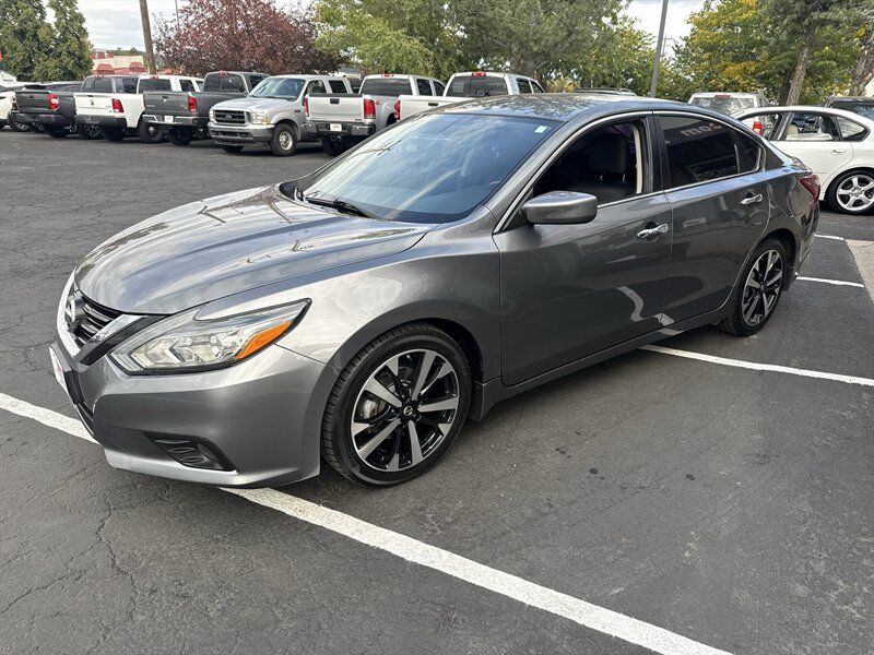 Used 2018 Nissan Altima 2.5 SR FWD image 2