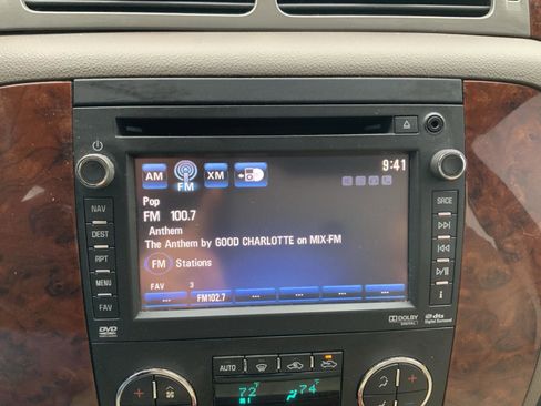 Used 2013 Chevrolet Avalanche LTZ image 37