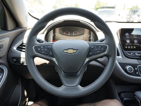 Used 2024 Chevrolet Malibu LS FWD image 18