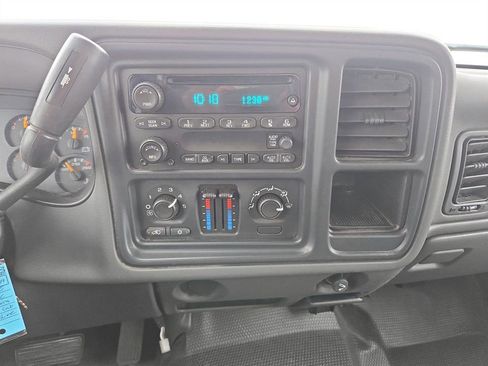 Used 2005 GMC Sierra 1500 W/T w/ Light Duty Power Package image 13