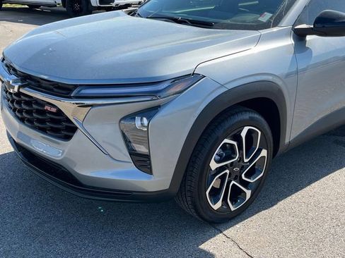 Certified 2026 Chevrolet Trax RS w/ Sunroof Package image 11