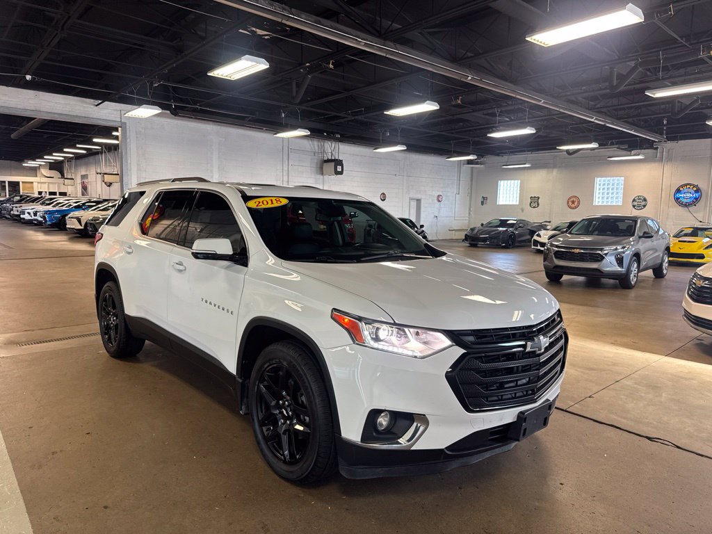 Used 2018 Chevrolet Traverse LT w/ LPO, Black Accent Package AWD/4WD image 4