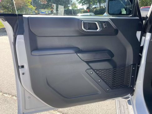 Used 2025 Ford Bronco Outer Banks AWD/4WD image 14