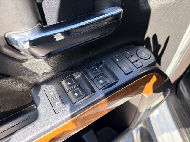 Used 2016 Chevrolet Silverado 2500 LTZ AWD/4WD image 16