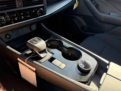 Certified 2025 Nissan Rogue S image 17