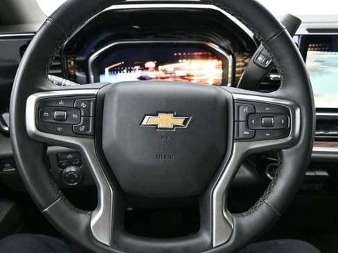 Used 2025 Chevrolet Silverado 1500 LT AWD/4WD image 42