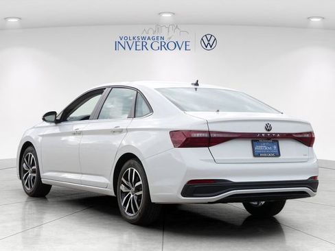 New 2025 Volkswagen Jetta SE FWD image 3