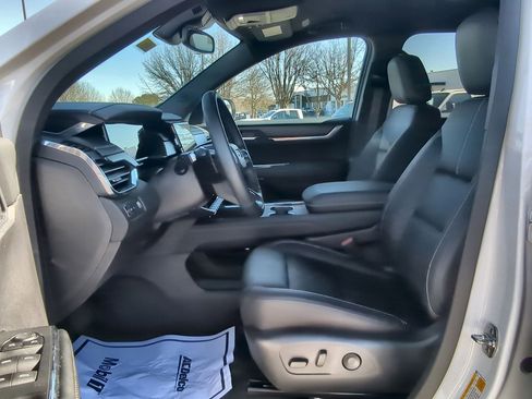 Used 2025 GMC Acadia Elevation w/ Elevation Premium Package image 19