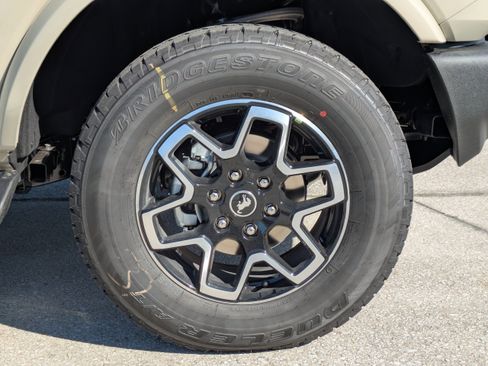 New 2025 Ford Bronco Outer Banks AWD/4WD image 11