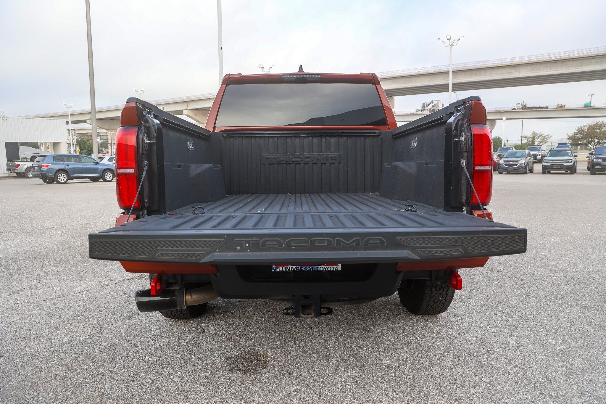 Certified 2025 Toyota Tacoma TRD Off-Road AWD/4WD image 12